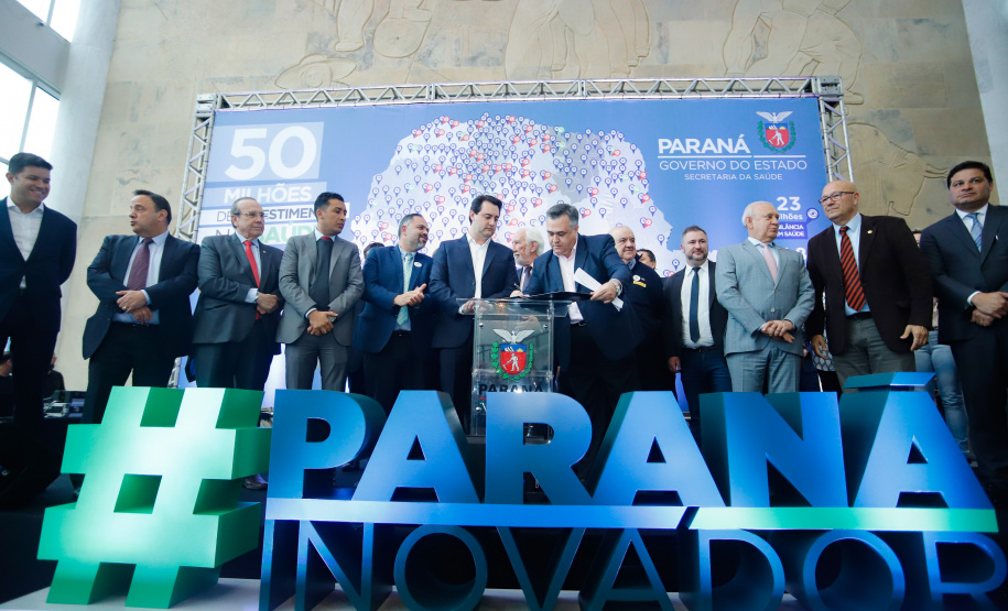 O governador Carlos Massa Ratinho Junior anuncia nesta segunda-feira (21) a liberação de R$ 50 milhões para ações da área da saúde. Curitiba, 21/10/2019