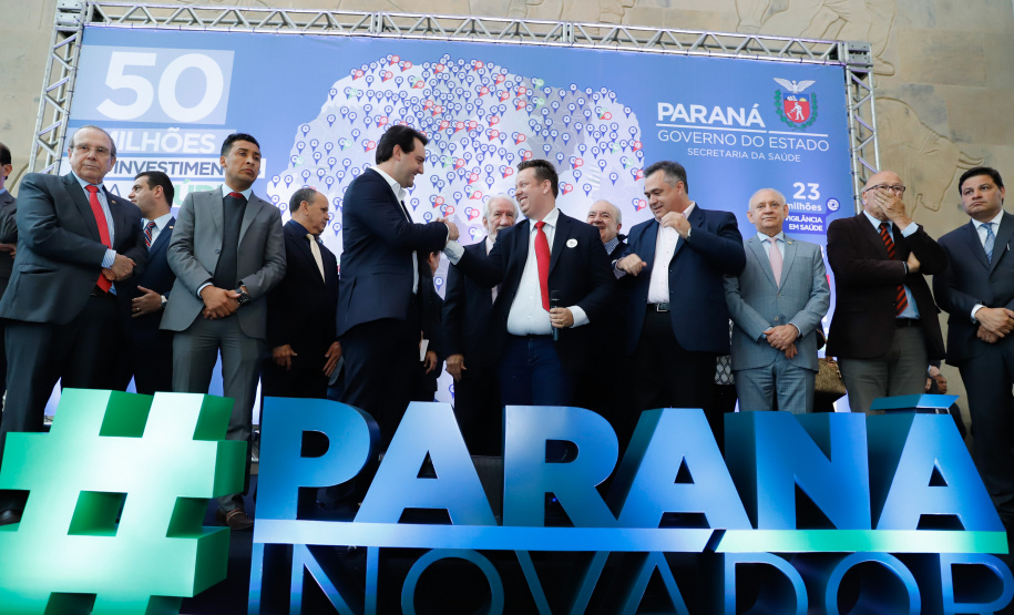 O governador Carlos Massa Ratinho Junior anuncia nesta segunda-feira (21) a liberação de R$ 50 milhões para ações da área da saúde. Curitiba, 21/10/2019