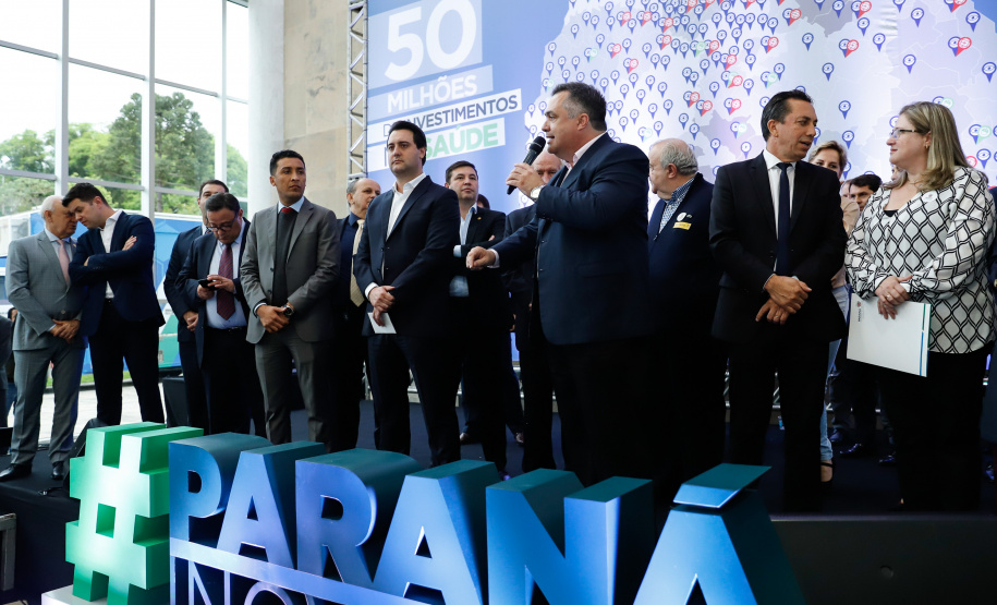 O governador Carlos Massa Ratinho Junior anuncia nesta segunda-feira (21) a liberação de R$ 50 milhões para ações da área da saúde. Curitiba, 21/10/2019