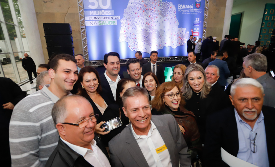 O governador Carlos Massa Ratinho Junior anuncia nesta segunda-feira (21) a liberação de R$ 50 milhões para ações da área da saúde. Curitiba, 21/10/2019