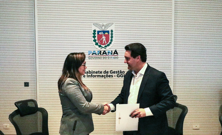 O Governo do Estado recebeu nesta segunda-feira (21) o convite para participar da feira Annual Investment Meeting 2020, plataforma líder mundial para investimentos diretos estrangeiros, que acontece entre os dias 24 e 26 de março, em Dubai, nos Emirados Árabes Unidos