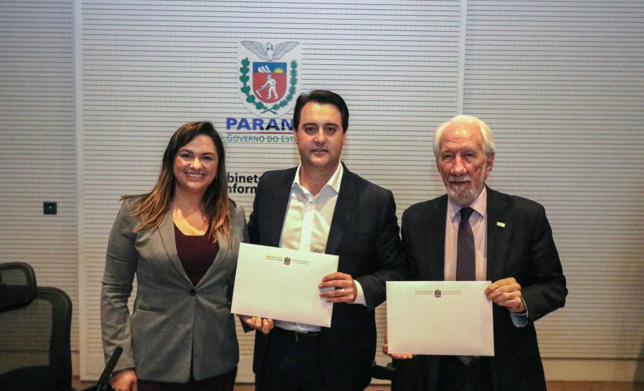 O Governo do Estado recebeu nesta segunda-feira (21) o convite para participar da feira Annual Investment Meeting 2020, plataforma líder mundial para investimentos diretos estrangeiros, que acontece entre os dias 24 e 26 de março, em Dubai, nos Emirados Árabes Unidos