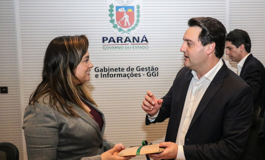 O Governo do Estado recebeu nesta segunda-feira (21) o convite para participar da feira Annual Investment Meeting 2020, plataforma líder mundial para investimentos diretos estrangeiros, que acontece entre os dias 24 e 26 de março, em Dubai, nos Emirados Árabes Unidos