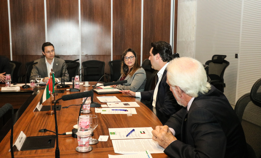 O Governo do Estado recebeu nesta segunda-feira (21) o convite para participar da feira Annual Investment Meeting 2020, plataforma líder mundial para investimentos diretos estrangeiros, que acontece entre os dias 24 e 26 de março, em Dubai, nos Emirados Árabes Unidos