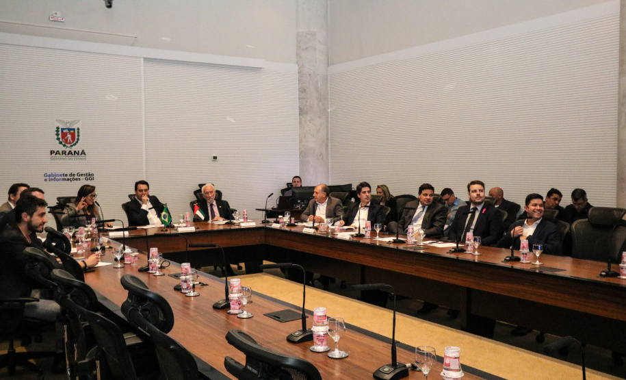 O Governo do Estado recebeu nesta segunda-feira (21) o convite para participar da feira Annual Investment Meeting 2020, plataforma líder mundial para investimentos diretos estrangeiros, que acontece entre os dias 24 e 26 de março, em Dubai, nos Emirados Árabes Unidos