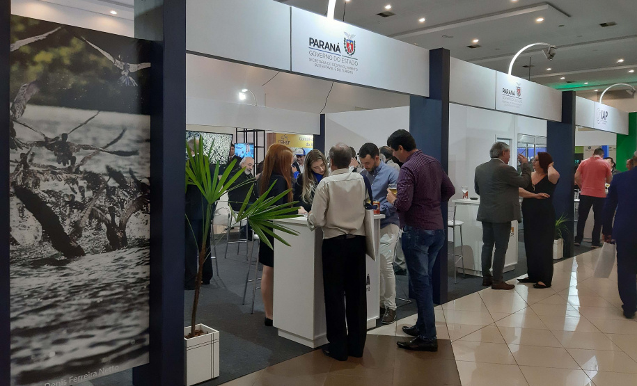 O Instituto das Águas do Paraná, vinculado à Secretaria de Estado de Desenvolvimento Sustentável e do Turismo, junto com o Fórum Nacional de Comitês de Bacia Hidrográfica, promove nesta semana (21 a 25) o 21º Encontro Nacional dos Comitês de Bacias Hidrográficas (Encob). No primeiro dia de evento, em Foz do Iguaçu, cerca de 1,3 mil pessoas se credenciaram para participar dos debates e exposições.Foto: Divulgação/SEDEST