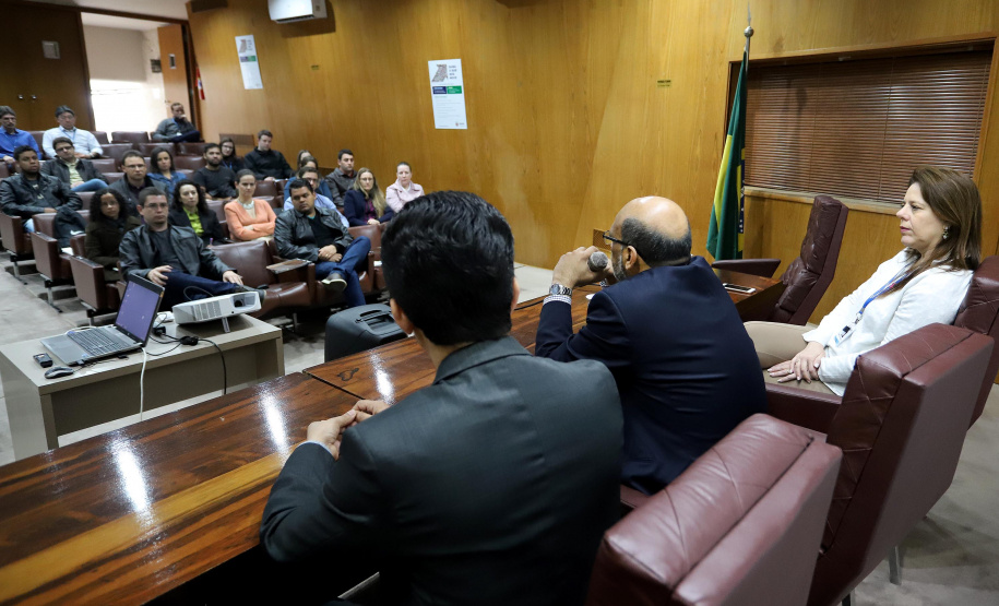 O secretário da Fazenda Renê Garcia, fala durante o curso de formação dos novos servidores da SEFA.Curitiba, 16-10-19.Foto: Arnaldo Alves / AEN.