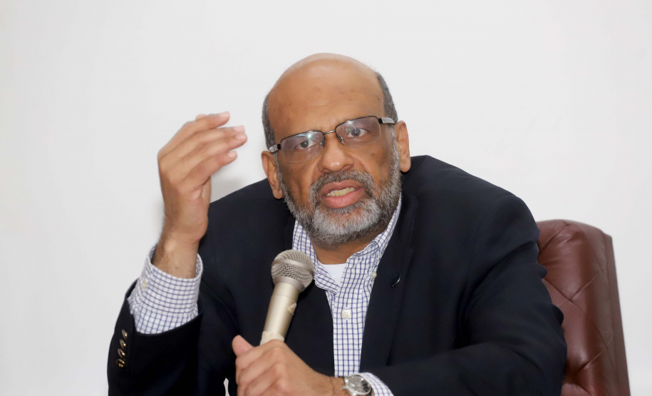 O secretário da Fazenda Renê Garcia, fala durante o curso de formação dos novos servidores da SEFA.Curitiba, 16-10-19.Foto: Arnaldo Alves / AEN.