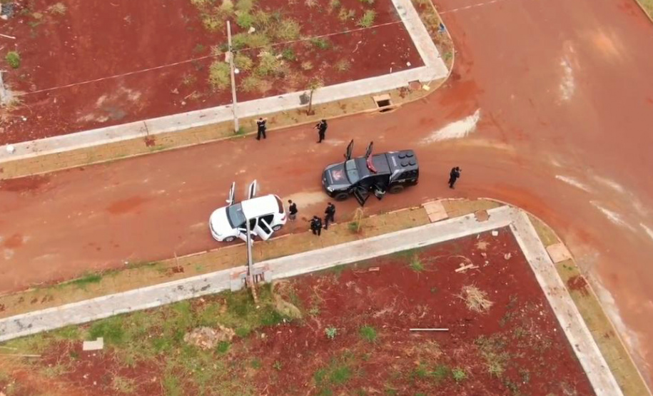 Unidades prisionais de Foz do Iguaçu e Londrina começaram um projeto pioneiro de monitoramento de presos por meio de drones. A ideia do Departamento Penitenciário do Paraná (Depen) é aproveitar que as Aeronaves Remotamente Pilotadas têm alta tecnologia e baixo custo. Nos últimos meses, os servidores da instituição têm recebido treinamento para trabalhar com os equipamentos. Foto; Divulgação/Depen