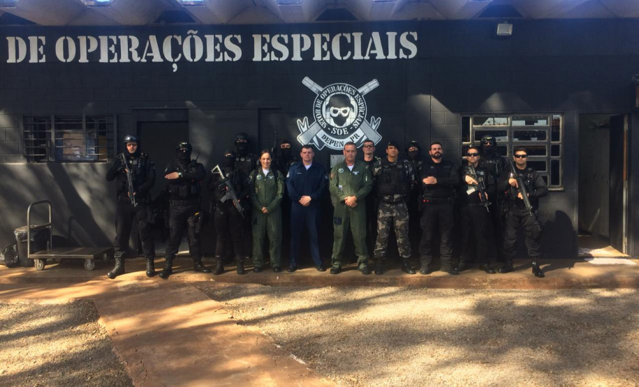 Unidades prisionais de Foz do Iguaçu e Londrina começaram um projeto pioneiro de monitoramento de presos por meio de drones. A ideia do Departamento Penitenciário do Paraná (Depen) é aproveitar que as Aeronaves Remotamente Pilotadas têm alta tecnologia e baixo custo. Nos últimos meses, os servidores da instituição têm recebido treinamento para trabalhar com os equipamentos. Foto; Divulgação/Depen