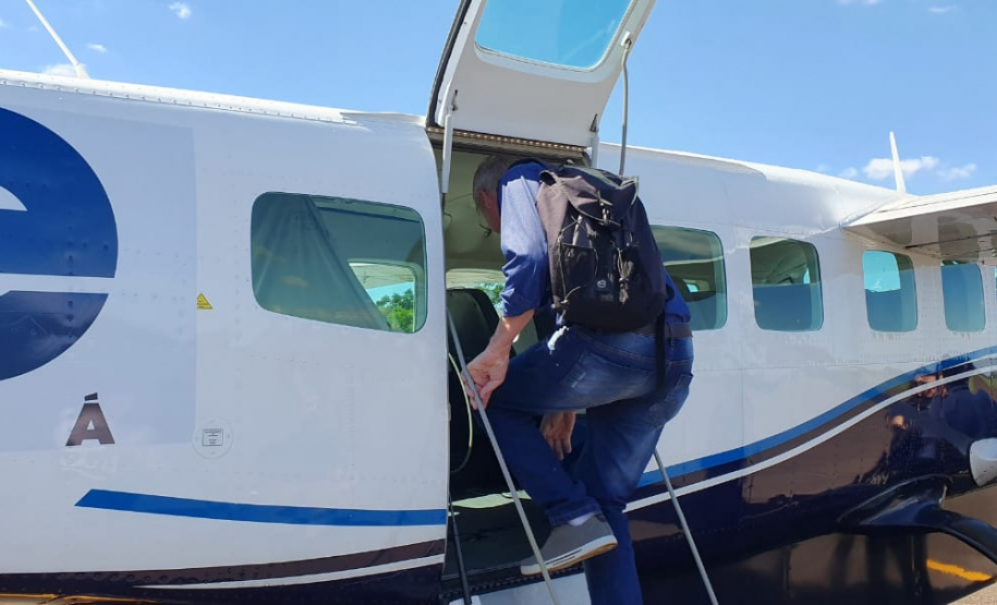 A nova linha aérea ligando Curitiba e Francisco Beltrão, no Sudoeste, inaugurada nesta terça-feira (22), dentro do programa Voe Paraná, do Governo do Estado, terá forte impacto na economia da região. “É um programa arrojado, inovador, que nos aproxima da capital e que, sem dúvida, vai ajudar a atrair mais investimentos”, afirmou o prefeito Cleber Fontana. “É um marco para a economia da região”, avalia.Foto: Prefeitura de Francisco Beltrão