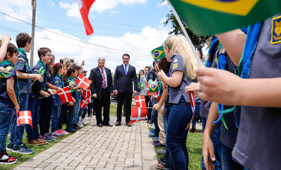Foi inaugurada nesta terça-feira (22) a sede do Instituto Princesa Benedikte em Curitiba, primeiro projeto social dinamarquês no Brasil, que vai abrigar crianças que foram retiradas da guarda dos pais, vítimas de abandono ou violência. O governador Carlos Massa Ratinho Junior participou evento, que contou com a presença da princesa Benedikte da Dinamarca, patrona da entidade.