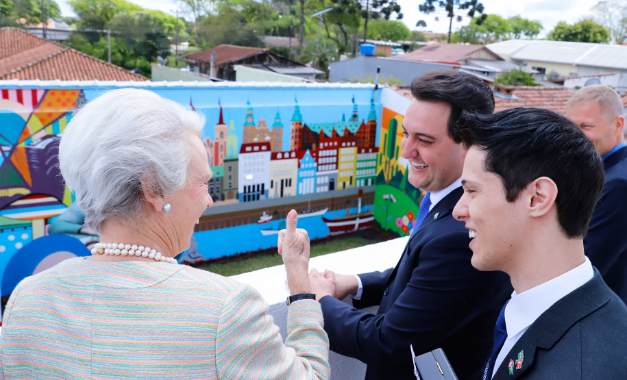 Foi inaugurada nesta terça-feira (22) a sede do Instituto Princesa Benedikte em Curitiba, primeiro projeto social dinamarquês no Brasil, que vai abrigar crianças que foram retiradas da guarda dos pais, vítimas de abandono ou violência. O governador Carlos Massa Ratinho Junior participou evento, que contou com a presença da princesa Benedikte da Dinamarca, patrona da entidade.