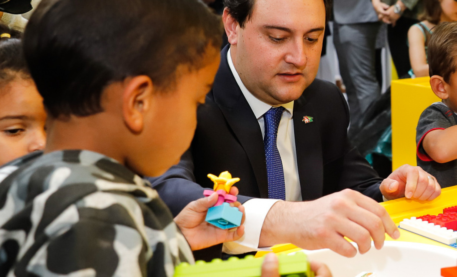 Foi inaugurada nesta terça-feira (22) a sede do Instituto Princesa Benedikte em Curitiba, primeiro projeto social dinamarquês no Brasil, que vai abrigar crianças que foram retiradas da guarda dos pais, vítimas de abandono ou violência. O governador Carlos Massa Ratinho Junior participou evento, que contou com a presença da princesa Benedikte da Dinamarca, patrona da entidade.