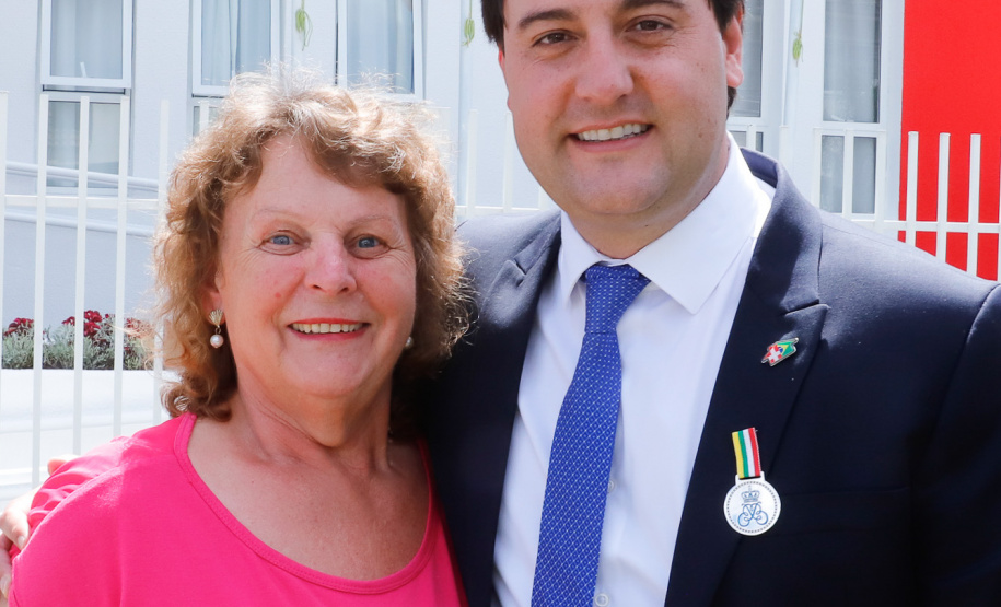 Foi inaugurada nesta terça-feira (22) a sede do Instituto Princesa Benedikte em Curitiba, primeiro projeto social dinamarquês no Brasil, que vai abrigar crianças que foram retiradas da guarda dos pais, vítimas de abandono ou violência. O governador Carlos Massa Ratinho Junior participou evento, que contou com a presença da princesa Benedikte da Dinamarca, patrona da entidade.