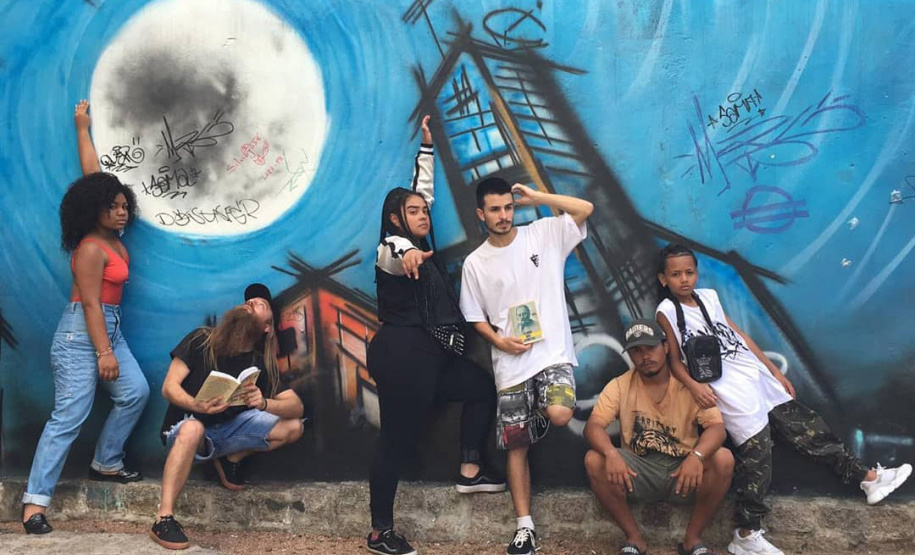 Dez eventos marcam a programação da Flibi, a Festa Literária da Biblioteca Pública do Paraná, nesta quarta-feira (23). A maratona cultural começa às 9h e continua durante todo o dia, com debates, performances, exibições de filmes e oficinas para adultos e crianças. Foto: Divulgação/BPP