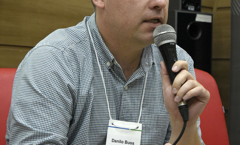 O responsável pelo processo seletivo dentro da secretaria, Danilo Buss, reforça a importância da participação da sociedade civil no Consec. “Somente com a participação efetiva da sociedade civil nos encontros realizados será possível atingir o objetivo da eleição estadual, que é a composição integral do Conselho Estadual de Cultura de forma democrática e participativa, garantindo assim a paridade no colegiado. Foto: Kraw Penas/SECC