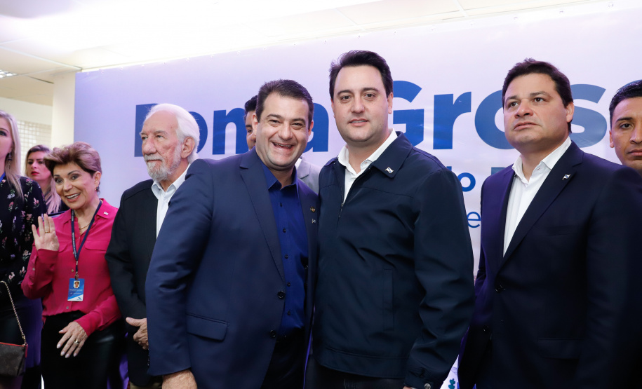 Um ato na prefeitura de Ponta Grossa, nos Campos Gerais, marcou a instalação da sede do Governo do Estado na cidade na manhã desta quarta-feira (23). Por dois dias, na quarta e quinta-feira (24), toda a equipe da administração pública estadual despachará do Centro de Eventos de Ponta Grossa.