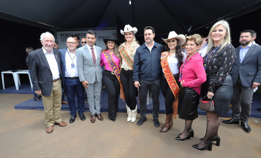 O governador concede coletiva à imprensa.Ponta Grossa, 23-10-19.Foto: Arnaldo Alves / AEN.