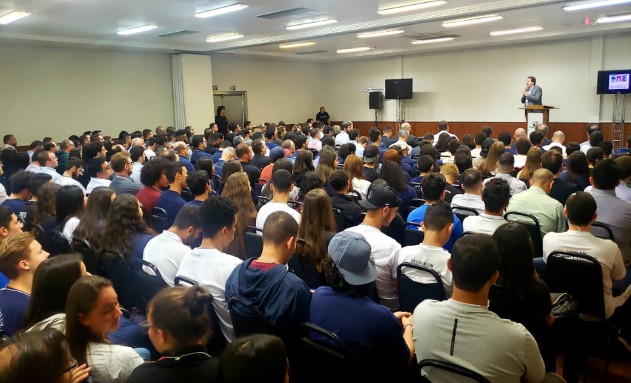 A Portos do Paraná enviou nesta quarta-feira (23) 43 funcionários para participar do 3° Seminário de Cabotagem e Intermodalidade - Logística e Infraestrutura, organizado pelo Instituto de Diplomacia Empresarial e Marketing de Cidades (Idem). São 250 pessoas no evento que acontece durante todo o dia em Paranaguá.Foto: Pierpaolo Nota/ Portos do Paraná