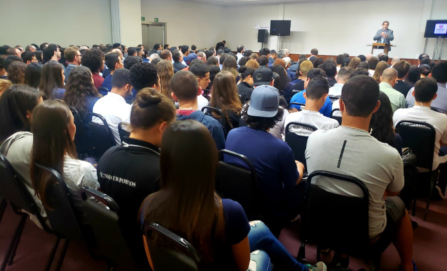 A Portos do Paraná enviou nesta quarta-feira (23) 43 funcionários para participar do 3° Seminário de Cabotagem e Intermodalidade - Logística e Infraestrutura, organizado pelo Instituto de Diplomacia Empresarial e Marketing de Cidades (Idem). São 250 pessoas no evento que acontece durante todo o dia em Paranaguá.Foto: Pierpaolo Nota/ Portos do Paraná