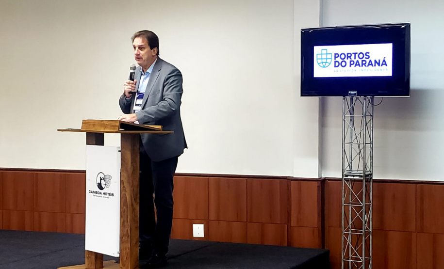 A Portos do Paraná enviou nesta quarta-feira (23) 43 funcionários para participar do 3° Seminário de Cabotagem e Intermodalidade - Logística e Infraestrutura, organizado pelo Instituto de Diplomacia Empresarial e Marketing de Cidades (Idem). São 250 pessoas no evento que acontece durante todo o dia em Paranaguá.Foto: Pierpaolo Nota/ Portos do Paraná