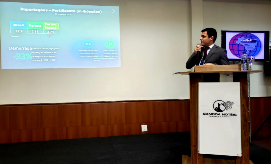 A Portos do Paraná enviou nesta quarta-feira (23) 43 funcionários para participar do 3° Seminário de Cabotagem e Intermodalidade - Logística e Infraestrutura, organizado pelo Instituto de Diplomacia Empresarial e Marketing de Cidades (Idem). São 250 pessoas no evento que acontece durante todo o dia em Paranaguá.Foto: Pierpaolo Nota/ Portos do Paraná