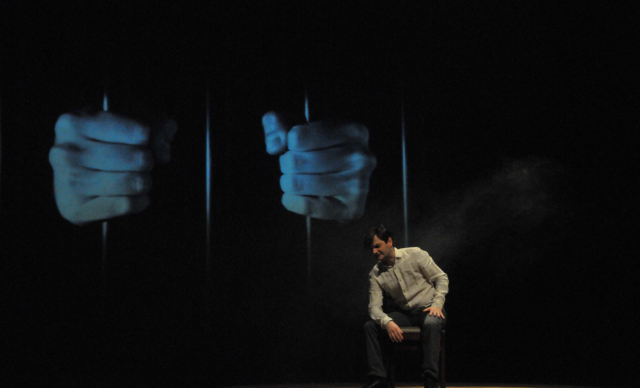 Uma edição especial do projeto Piquenique Literário e a apresentação do monólogo Macho Não Ganha Flor, inspirado no livro homônimo de Dalton Trevisan, marcam a programação desta quinta-feira (24) na Flibi, a Festa Literária da Biblioteca Pública do Paraná. A agenda do dia ainda inclui bate-papos, oficinas e performances — todas as atividades têm entrada gratuita, e a BPP emite certificado de participação. Foto: Divulgação/BPP