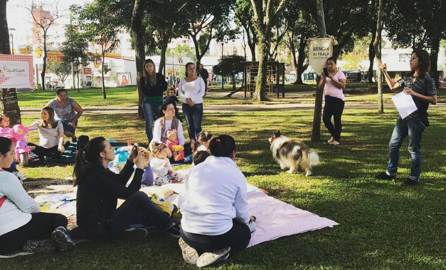 Uma edição especial do projeto Piquenique Literário e a apresentação do monólogo Macho Não Ganha Flor, inspirado no livro homônimo de Dalton Trevisan, marcam a programação desta quinta-feira (24) na Flibi, a Festa Literária da Biblioteca Pública do Paraná. A agenda do dia ainda inclui bate-papos, oficinas e performances — todas as atividades têm entrada gratuita, e a BPP emite certificado de participação. Foto: Divulgação/BPP
