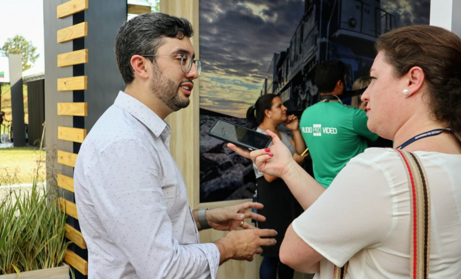 A empresa pública Portos do Paraná vai aproveitar a participação na Feira Paraná, em Ponta Grossa, para impulsionar novos negócios. A cidade dos Campos Gerais é a segunda principal origem de cargas que embarcam em Paranaguá para o Mundo e onde o setor produtivo, paranaense e de outros estados, está reunido até domingo (27). Foto: Claudio Neves/Portos do Paraná