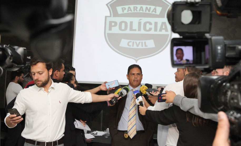 A Polícia Civil do Paraná (PCPR) interrogou Carlos Eduardo dos Santos, 52 anos, na noite de terça-feira (22), em Curitiba