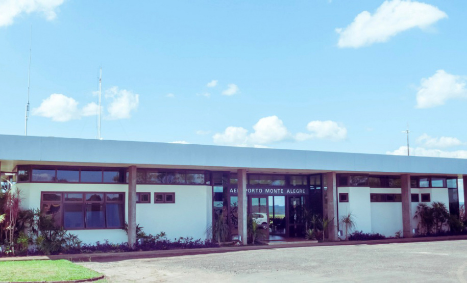 Os três voos semanais diários entre Curitiba e Telêmaco Borba vão ajudar o novo ciclo de crescimento da cidade, que será impulsionado pelos investimentos de R$ 9,1 bilhões da Klabin na ampliação da fábrica de Ortigueira, cidade vizinha. Serão criados mais de 11 mil postos de trabalho na região nos próximos anos.Foto: Prefeitura de Telêmaco Borba