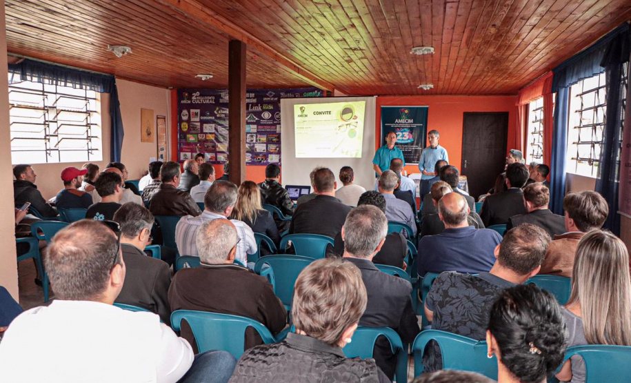 Comec reúne-se com associação de moradores em Colombo. Foto: Divulgação/Comec
