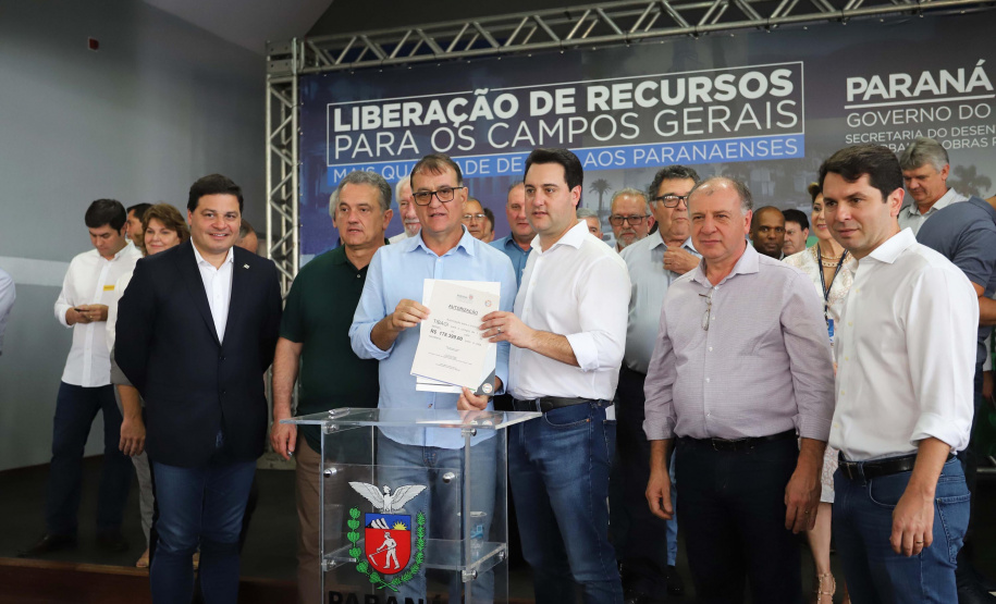 Nesta quinta-feira (24), dentro das atividades da transferência da sede do Governo do Estado para Ponta Grossa, o governador Carlos Massa Ratinho Junior anunciou as primeiras cidades que receberão condomínios para idosos