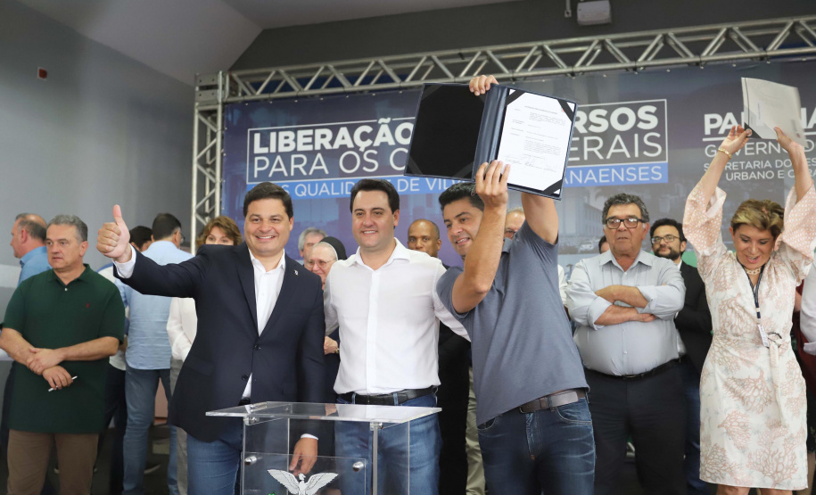 Nesta quinta-feira (24), dentro das atividades da transferência da sede do Governo do Estado para Ponta Grossa, o governador Carlos Massa Ratinho Junior anunciou as primeiras cidades que receberão condomínios para idosos