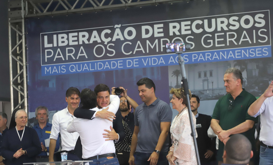 Nesta quinta-feira (24), dentro das atividades da transferência da sede do Governo do Estado para Ponta Grossa, o governador Carlos Massa Ratinho Junior anunciou as primeiras cidades que receberão condomínios para idosos