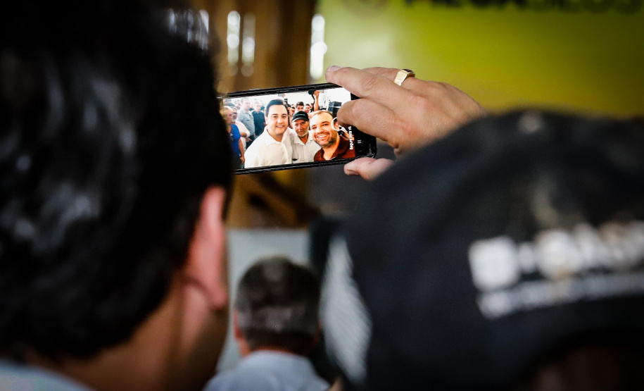 Ponta Grossa e outros 12 municípios dos Campos Gerais vão investir R$ 19,9 milhões em pavimentação de ruas, compra de equipamentos de videomonitoramento, máquinas, ambulância e ônibus escolares, além de ações na área da saúde. Os recursos são do Governo do Estado. As licitações e homologações das obras e aquisições foram autorizadas pelo governador Carlos Massa Ratinho Junior nesta quinta-feira (24) em Ponta Grossa.