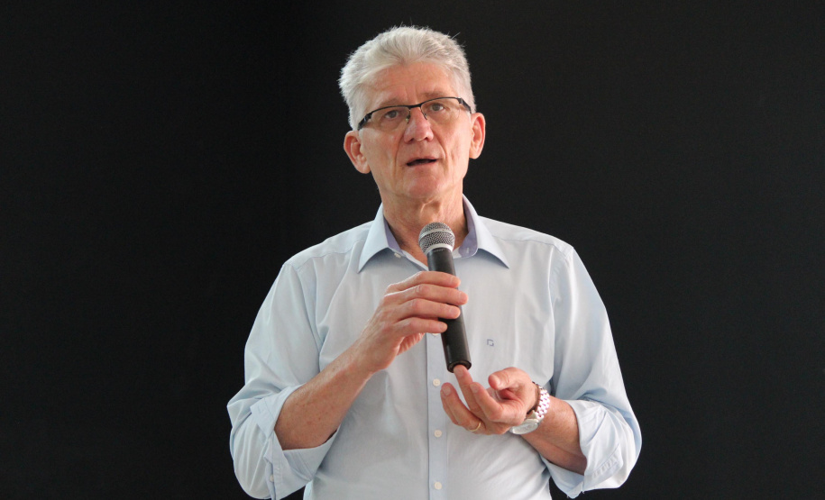 Os cafeicultores Valdeir Luiz de Souza, de Tomazina, e Edson Messias de Carvalho, de Joaquim Távora, venceram o prêmio Café Qualidade Paraná nas categorias cereja descascado e natural. Eles superaram 120 lotes que iniciaram a disputa, e receberam R$ 5 mil de prêmio.

A cerimônia de premiação foi nesta quinta-feira (24), em Ivaiporã, e reuniu cerca de 500 participantes. Foto: Divulgação/AEN