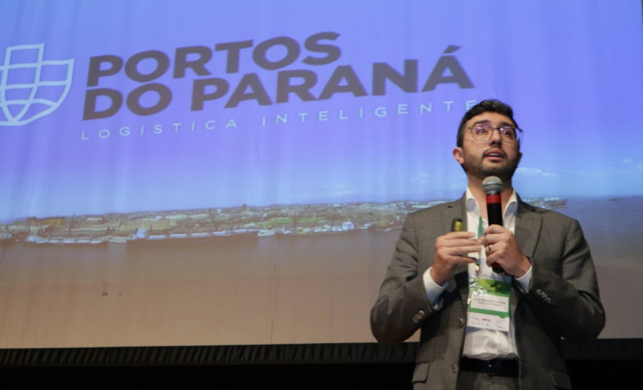 De janeiro a setembro desse ano, mais de 6,9 milhões de toneladas de fertilizantes foram descarregadas nos Portos do Paraná. Somente no Porto de Paranaguá chegaram cerca de 6,6 milhões de toneladas importadas dos granéis, somando valor aproximado de US$ 2,05 bilhões. Os dados foram apresentados nesta quinta-feira (25), em Curitiba, no Simpósio anual do Sindicato da Indústria de Adubos e Corretivos Agrícolas do Paraná (Sindiadubos). Foto: Claudio Neves/AEN