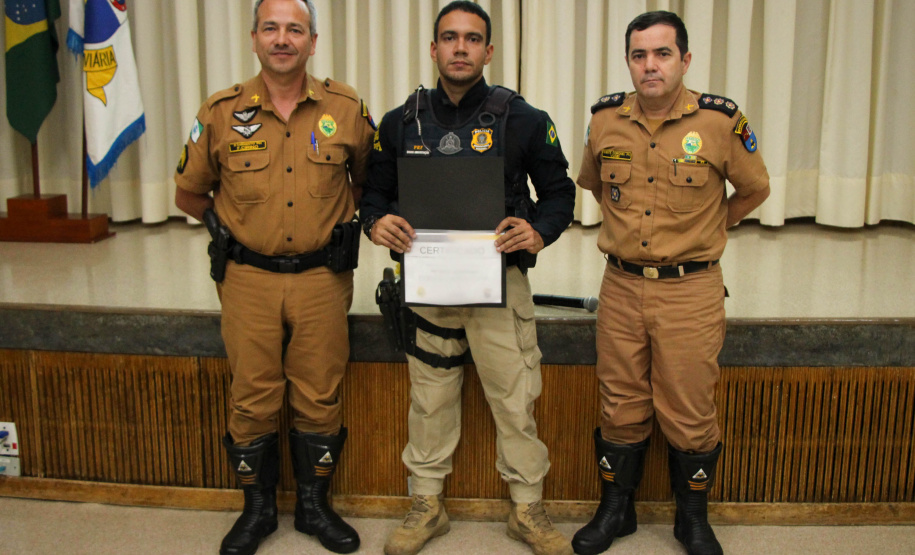 24-10-2019 4º Seminário do BPRv. O Batalhão de Polícia Rodoviária (BPRv) promoveu nessa quinta-feira (24), em Curitiba, o IV Seminário do BPRv. Os 56 comandantes dos postos rodoviários de todo o Estado participaram das atividades no auditório do Departamento de Estradas e Rodagens (DER). As palestras tiveram temas diferenciados para abordar as ações desenvolvidas pelos policiais nas rodovias.
