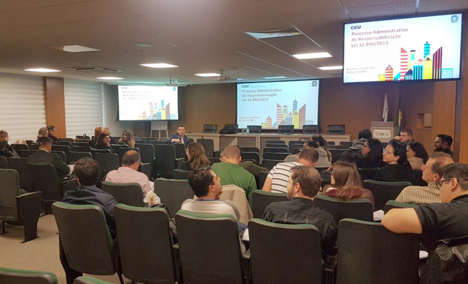 Servidores do Paraná fazem curso sobre acordos de leniência. Foto: Divulgação/CGE