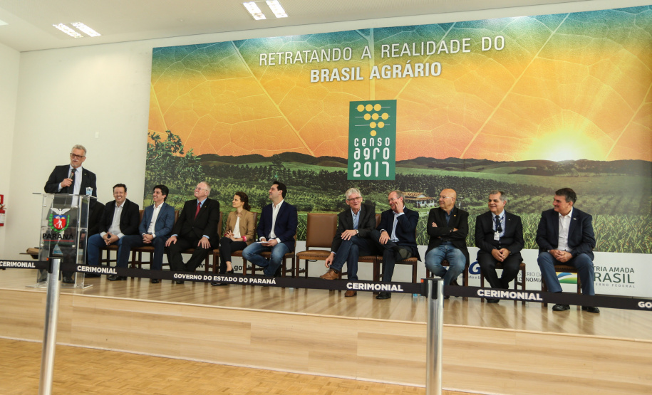 O governador Carlos Massa Ratinho Junior e a presidente do IBGE (Instituto Brasileiro de Geografia e Estatística), Susana Cordeiro Guerra, divulgam nesta sexta-feira (25), no Palácio Iguaçu, os números do Censo Agropecuário 2017. Na foto, diretor de Crédito e Estudos Econômicos do Ministério da Agricultura, Pecuária e Abastecimento , Wilson Vaz de Araújo. Curitiba, 25/10/2019 - Foto: Geraldo Bubniak/AEN