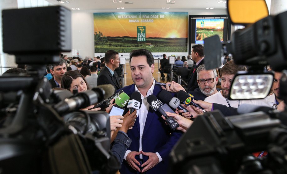 O governador Carlos Massa Ratinho Junior e a presidente do IBGE (Instituto Brasileiro de Geografia e Estatística), Susana Cordeiro Guerra, divulgam nesta sexta-feira (25), no Palácio Iguaçu, os números do Censo Agropecuário 2017. Curitiba, 25/10/2019 - Foto: Geraldo Bubniak/AEN