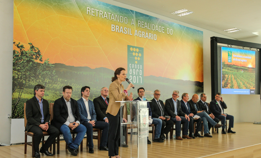 O governador Carlos Massa Ratinho Junior e a presidente do IBGE (Instituto Brasileiro de Geografia e Estatística), Susana Cordeiro Guerra, divulgam nesta sexta-feira (25), no Palácio Iguaçu, os números do Censo Agropecuário 2017. Curitiba, 25/10/2019 - Foto: Geraldo Bubniak/AEN
