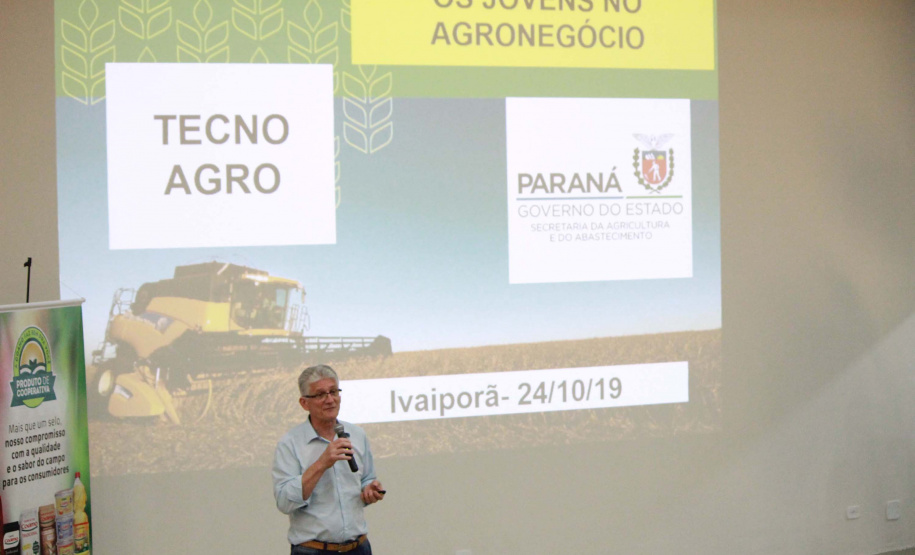 O secretário estadual da Agricultura e do Abastecimento, Norberto Ortigara, apresentou nesta quinta-feira (24), em palestra na 3ª Tecnoagro, na Faculdade de Tecnologia do Vale do Ivaí, (Fatec), em Ivaiporã, as tendências do agronegócio brasileiro e paranaense. O secretário reforçou o papel dos jovens no desenvolvimento de um modelo de agricultura altamente tecnológico.Foto: Divulgação/SEAB