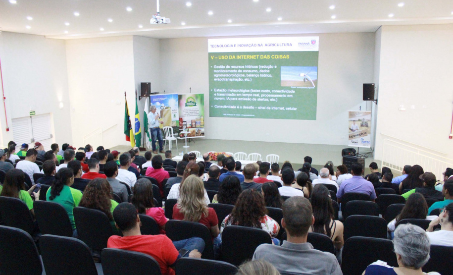 O secretário estadual da Agricultura e do Abastecimento, Norberto Ortigara, apresentou nesta quinta-feira (24), em palestra na 3ª Tecnoagro, na Faculdade de Tecnologia do Vale do Ivaí, (Fatec), em Ivaiporã, as tendências do agronegócio brasileiro e paranaense. O secretário reforçou o papel dos jovens no desenvolvimento de um modelo de agricultura altamente tecnológico.Foto: Divulgação/SEAB