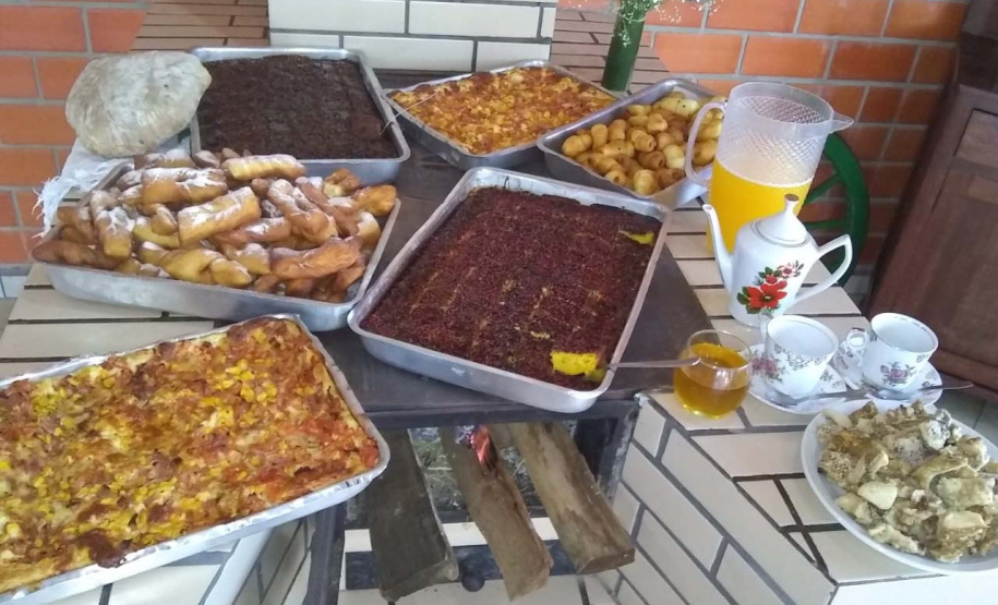 Um dos passeios mais alternativos do Paraná é o roteiro Caminhos do Guajuvira, em Araucária, na Região Metropolitana de Curitiba, onde os prédios dão espaço para a história e a vida no campo. O roteiro completo recebeu mais de 10 mil turistas desde a sua abertura, em 2004, e faz parte do planejamento turístico do Estado de explorar também os potenciais pouco conhecidos da Grande Curitiba. Foto: Divulgação