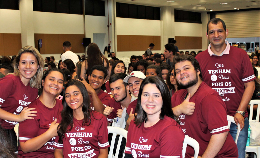 Cerca de 2 mil estudantes de colégios estaduais de Curitiba participaram, nesta sexta-feira (25), de um aulão preparatório para o Exame Nacional do Ensino Médio (Enem), que será aplicado nos dias 3 e 10 de novembro a estudantes de todo o Brasil. Foto: Divulgação/SEED