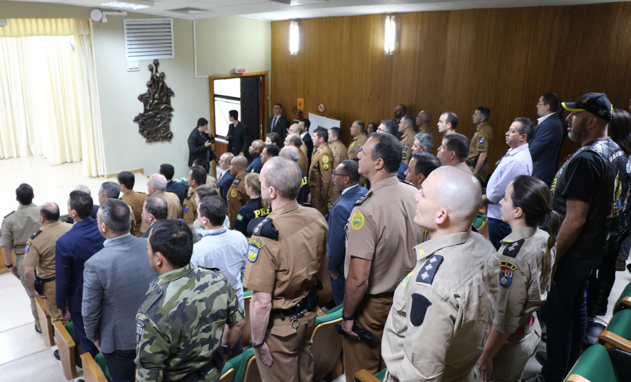 A entrega de medalhas de Mérito Rodoviário e homenagens aos policiais militares marcaram o evento de comemoração pelos 55 anos de criação do Batalhão de Polícia Rodoviária (BPRv) nesta sexta-feira (25), no auditório do Departamento de Estradas e Rodagem, em Curitiba.