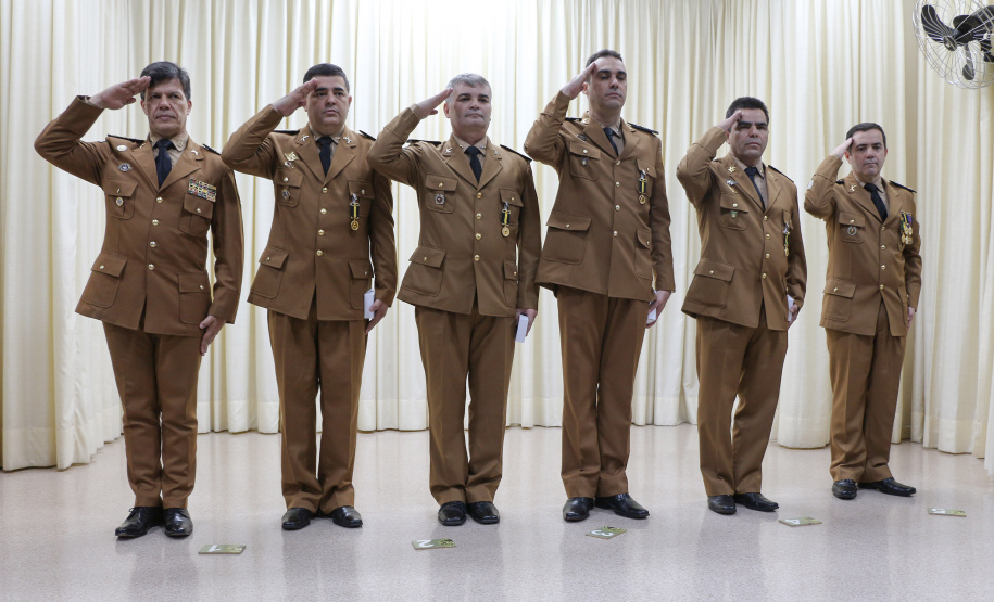 A entrega de medalhas de Mérito Rodoviário e homenagens aos policiais militares marcaram o evento de comemoração pelos 55 anos de criação do Batalhão de Polícia Rodoviária (BPRv) nesta sexta-feira (25), no auditório do Departamento de Estradas e Rodagem, em Curitiba.